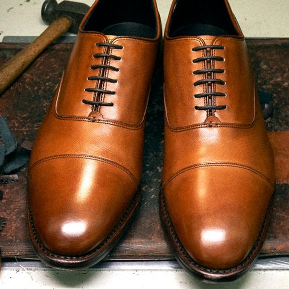 Allen Edmonds. The Finest Hand Made American Shoes - Picture 5 of 8